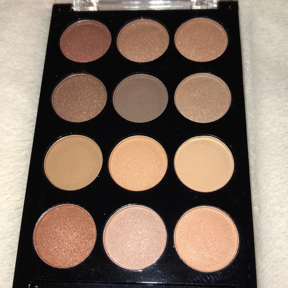 Spring Fling eye shadow collection - Picture 3 of 4